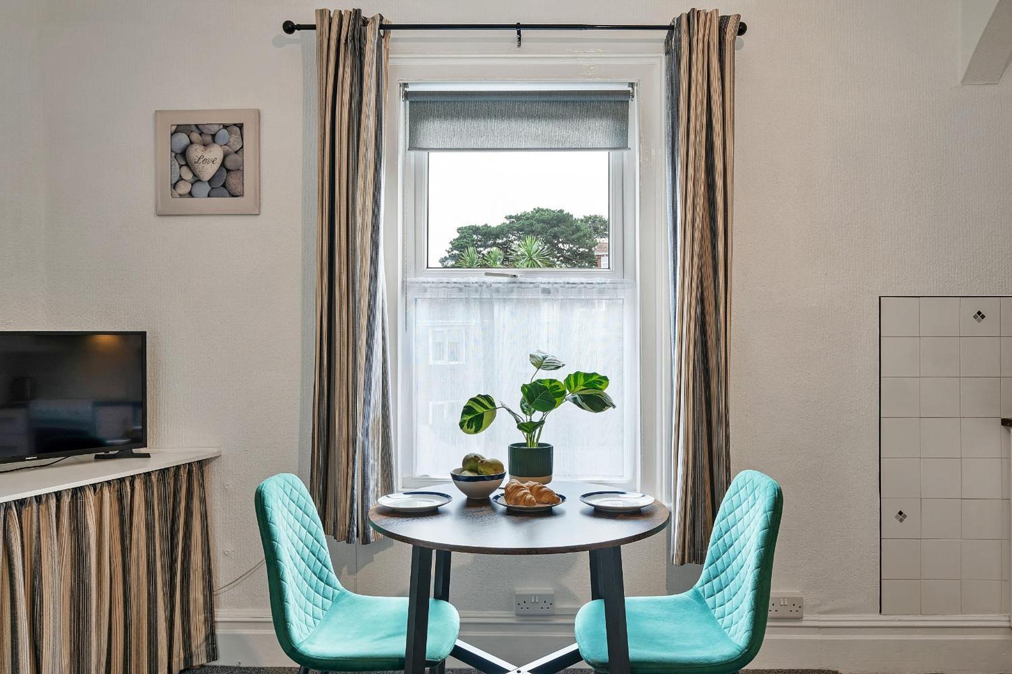 Finest Retreats - Atherfield Apartments No 6 - Tree Tops Paignton Extérieur photo